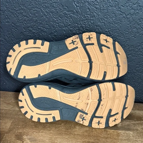 Brooks Women’s Black Adrenaline Running Shoes Size 10.5 - Picture 8 of 8